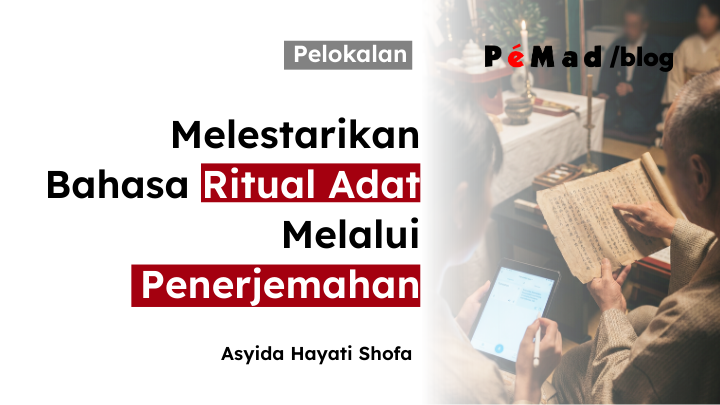 Seorang tetua adat membacakan mantra dalam upacara tradisional dengan latar suasana sakral.